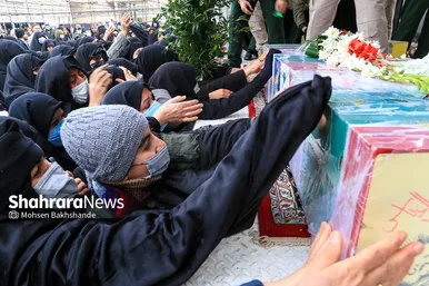 اجتماع عزاداران فاطمی و تشییع پیکر ۹ شهید دفاع مقدس و مدافع حرم