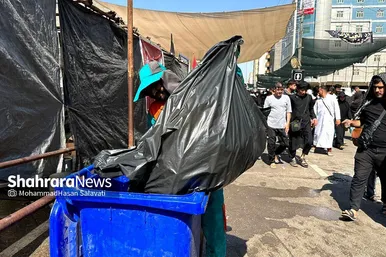 عکس | خدمت رسانی پاکبانان مشهدی به زائران اربعین در نجف اشرف