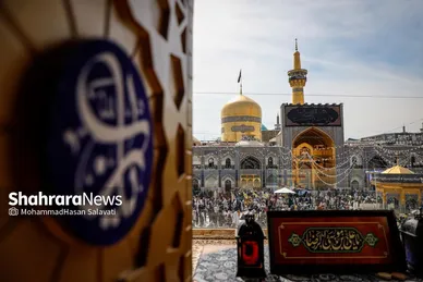 گزارش تصویری | لحظه تحویل سال در حرم مطهر امام رضا (ع)