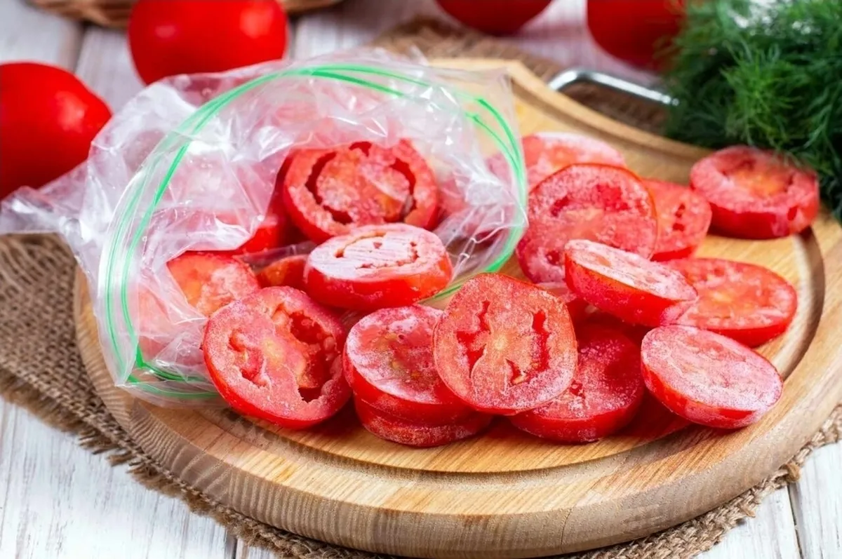 خانه‌داری | نگهداری گوجه‌فرنگی در فریزر، بهترین و اقتصادی‌ترین راهکار است