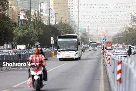 گلایه مردمی از تردد خودرو&zwnj;های دولتی از مسیر&zwnj;های ویژه حمل و نقلی