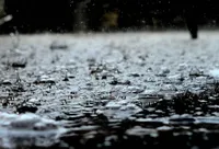 احتمال بارش باران اسیدی پس از آتش‌سوزی مخازن سوخت تهران | توصیه‌های ایمنی برای شهروندان