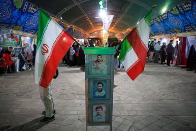 بازدید مدیر کل ارشاد از نمایشگاه قرآن در بوستان های شهر