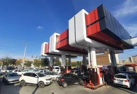 برخی از پمپ&zwnj;بنزین&zwnj;ها به سامانه هوشمند سوخت متصل شدند (۸ آبان ماه ۱۴۰۰)