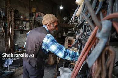 عزیزِ آهنگر