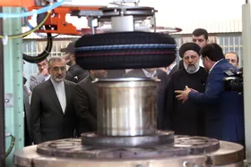ویدئو| احوالپرسی متفاوت ابراهیم رئیسی با کارگران کارخانه تایرسازی