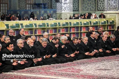 دعا برای سلامتی رئیس جمهور در حرم مطهر رضوی