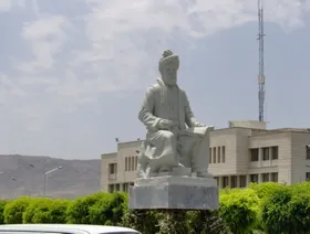 انتقال &laquo;مجسمه فردوسی&raquo; دانشگاه فردوسی به پارک جنگلی طرق