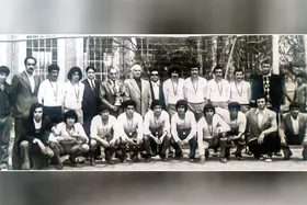 قاب خاطره | تیم دبیرستان ملکی و چهره&zwnj;هایی سرشناس