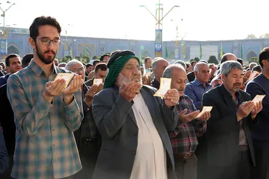 نماز عید فطر در حرم مطهر رضوی