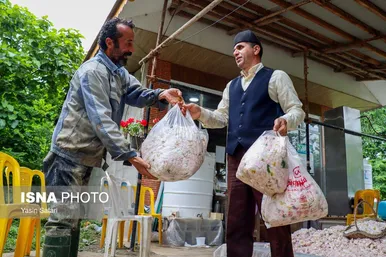 ایران زیباست | گلاب گیری در روستای گیلده گیلان