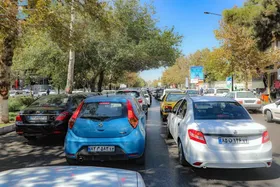 ترافیک پرحجم در میدان شهید فهمیده و بولوارهای ملک&zwnj;آباد و امام&zwnj;خمینی(ره) در مشهد (۱۶ مرداد ۱۴۰۳)