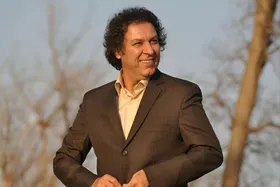 آرش میراحمدی، بازیگر طنز خنده&zwnj;بازار در آی&zwnj;سی&zwnj;یو بستری شد (۲۴ شهریور ۱۴۰۲)