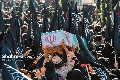 اجتماع عزاداران فاطمی و تشییع پیکر ۱۲ شهید گمنام دفاع مقدس و ۲ شهید حادثه تروریستی راسک در مشهد