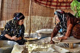 فرصت های بیشتر مشارکت در فعالیت&zwnj;های تولیدی و بازاریابی در ادغام صندوق&zwnj;های خرد زنان روستایی و عشایری