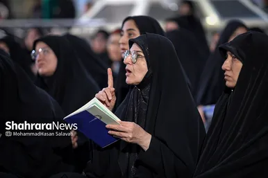 مراسم احیاء شب ۱۹ ماه رمضان در حرم مطهر رضوی