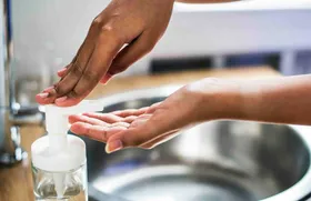 چگونه مایع دست&zwnj;شویی درست کنیم