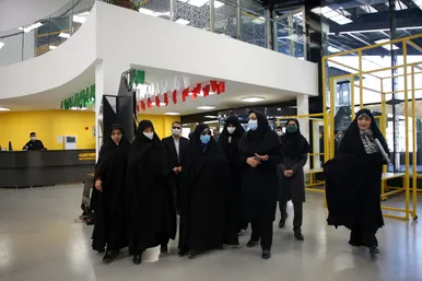 بازدید معاون رییس جمهور در امور زنان و خانواده از کارخانه نوآوری مشهد