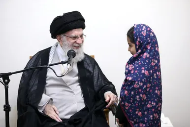 تصاویری از دیدار خانواده‌های شهدای شرارت اخیر رژیم صهیونیستی با رهبر معظم انقلاب