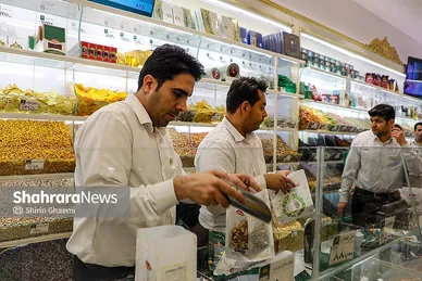 گزارش تصویری | بازار شب یلدا در مشهد