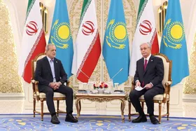 استقبال رسمی از پزشکیان در کاخ ریاست جمهوری قزاقستان + فیلم
