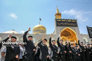 گزارش تصویری | عزاداری زائران رضوی در سوگ رحلت پیامبر اکرم (ص) و شهادت امام حسن مجتبی (ع) در حرم رضوی