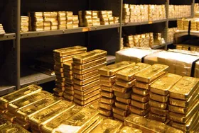 طلای جهانی یخ زد | قیمت طلا در بازار جهانی امروز (۸ دی ۱۴۰۳) چند؟