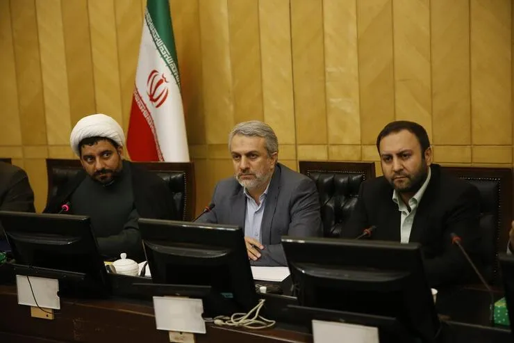 جزئیات نشست وزیر صمت با فراکسیون انقلاب| تاکید فاطمی‌امین بر عدم رضایت دولت از وضعیت صنعت خودرو