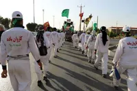 ویدئو | استقبال عراقی‌ها از کاروان پیاده مشهد به کربلا