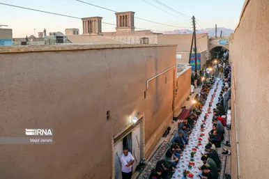 افطاری در کوچه گلچینان یزد