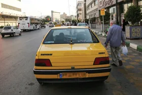 گلایه برخی شهروندان مشهدی از نبود برچسب کرایه در تاکسی&zwnj;ها