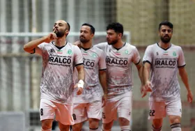 سقوط فرش&zwnj;آرا به دست خودی!