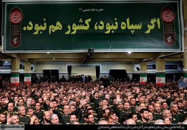 رهبر معظم انقلاب در دیدار با فرماندهان سپاه پاسداران: سپاه بزرگترین سازمان ضد تروریستی دنیاست | نمیگویم انتقاد نباشد؛ انتقاد باید همراه با اعتماد باشد + ویدئو