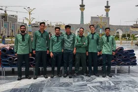 خرده روایت&zwnj;هایی از صحن وسرای حرم رضوی در گفتگو با خادمان فرش این آستان | فرش&zwnj;هایی برای رسیدن به عرش