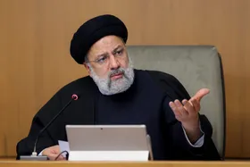 رئیس&zwnj;جمهور: مسئولان برای رفع دغدغه&zwnj;های مردم تلاش کنند| درباره اقدامات به سرانجام نرسیده هم به مردم گزارش دهید