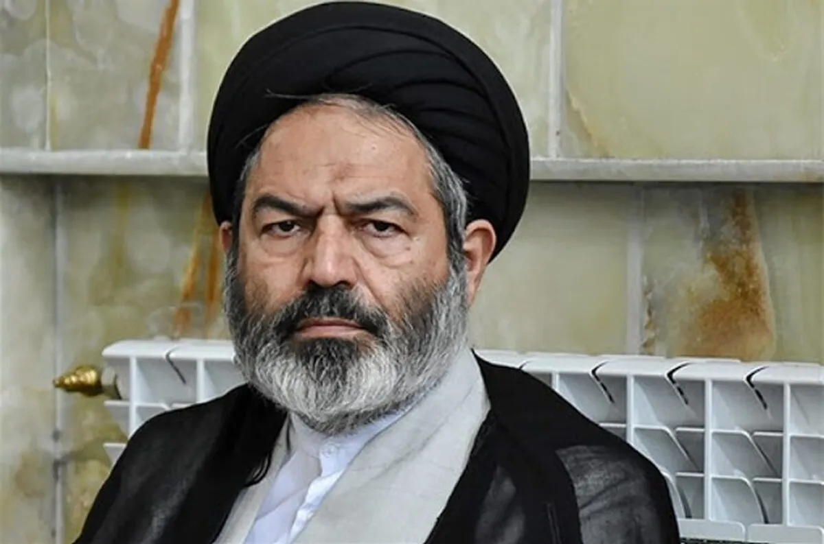 خادمان اعزامی به حج امسال را کاهش دهیم