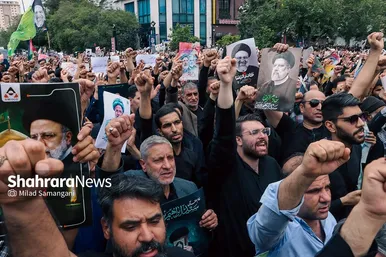 عکس‌هایی از مراسم تشییع پیکر شهدای خدمت در مشهد (۱)