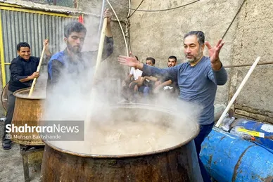 توزیع شله نذری همزمان با شهادت امام حسن عسکری(ع) در مشهد