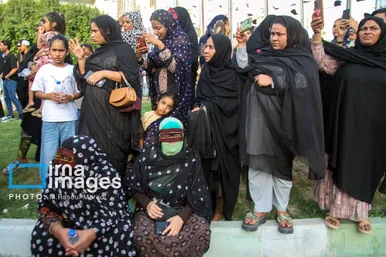 محرم ۱۴۰۴ | عکس‌هایی از آیین سنتی «عَلَم پیغمبر» در میناب