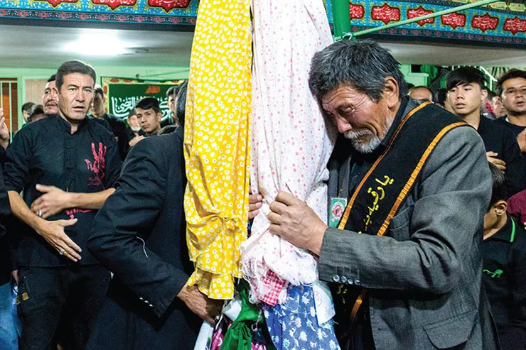 سینه زنانیم به عشق حسین(ع)