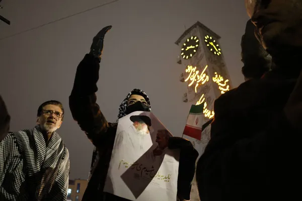 قاب‌های ماندگار مخاطبان شهرآرانیوز از خروش شبانه مردم در مشهد (۱۳ اسفند ۱۴۰۴)
