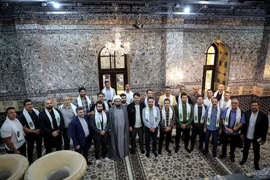 عرض ارادت قهرمانان ورزش ایران در بارگاه منور رضوی