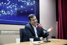 استیضاح، سوال و شکایت از وزیر ورزش و جوانان در مجلس