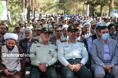 غبارروبی گلزار شهدای فراجا در مشهد
