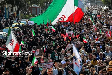 راهپیمایی مردم مشهد در محکومیت جنایت تروریستی در حرم مطهر شاهچراغ (ع)