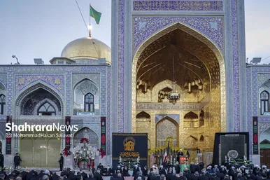 گزارش تصویری | آئین اذن عزای حسینی و تعویض پرچم گنبد حرم مطهر رضوی همزمان با آغاز ماه محرم
