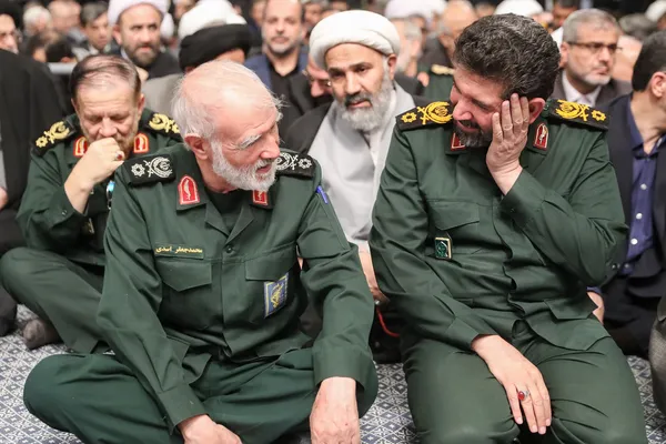 رهبر معظم انقلاب: رژیم صهیونیستی، سیلی اقدام در سوریه را خواهد خورد | فعالیت‌های وسیع زیر ساختی بخش شیرین اقتصاد است + فیلم و تصاویر