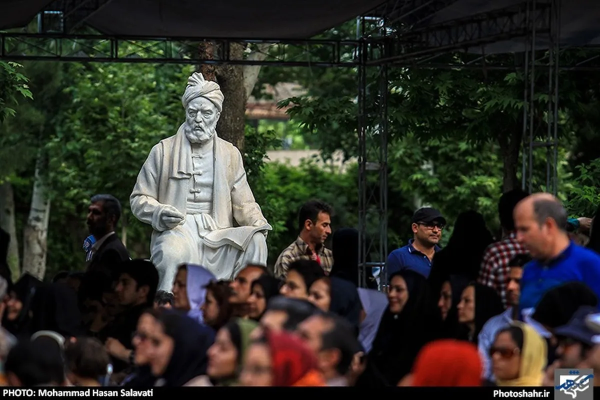بزرگداشت باشکوه شاعر پارسی زبان در آرامگاه فردوسی (۲۴ اردیبهشت)