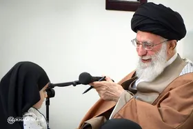 ویدئو | مستند &laquo;لشکر زینبی&raquo;؛ تصاویری از دیدار&zwnj;های رهبر معظم انقلاب با خانواده شهدای مدافع حرم