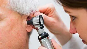 چه زمانی به متخصص شنوایی سنجی مراجعه کنیم؟